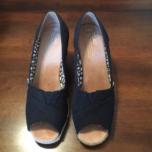 TOMS Black Wedges size 8.5*Great condition!